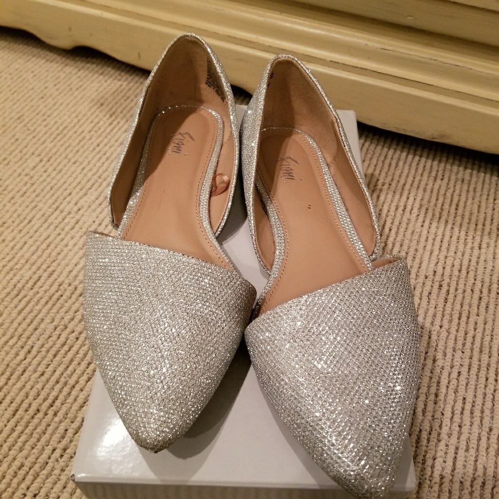 Adorable flats
